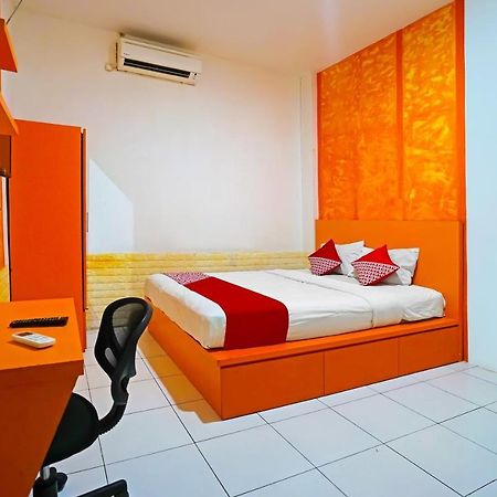 Oyo 91742 Ivy Hotel Palembang Ngoại thất bức ảnh